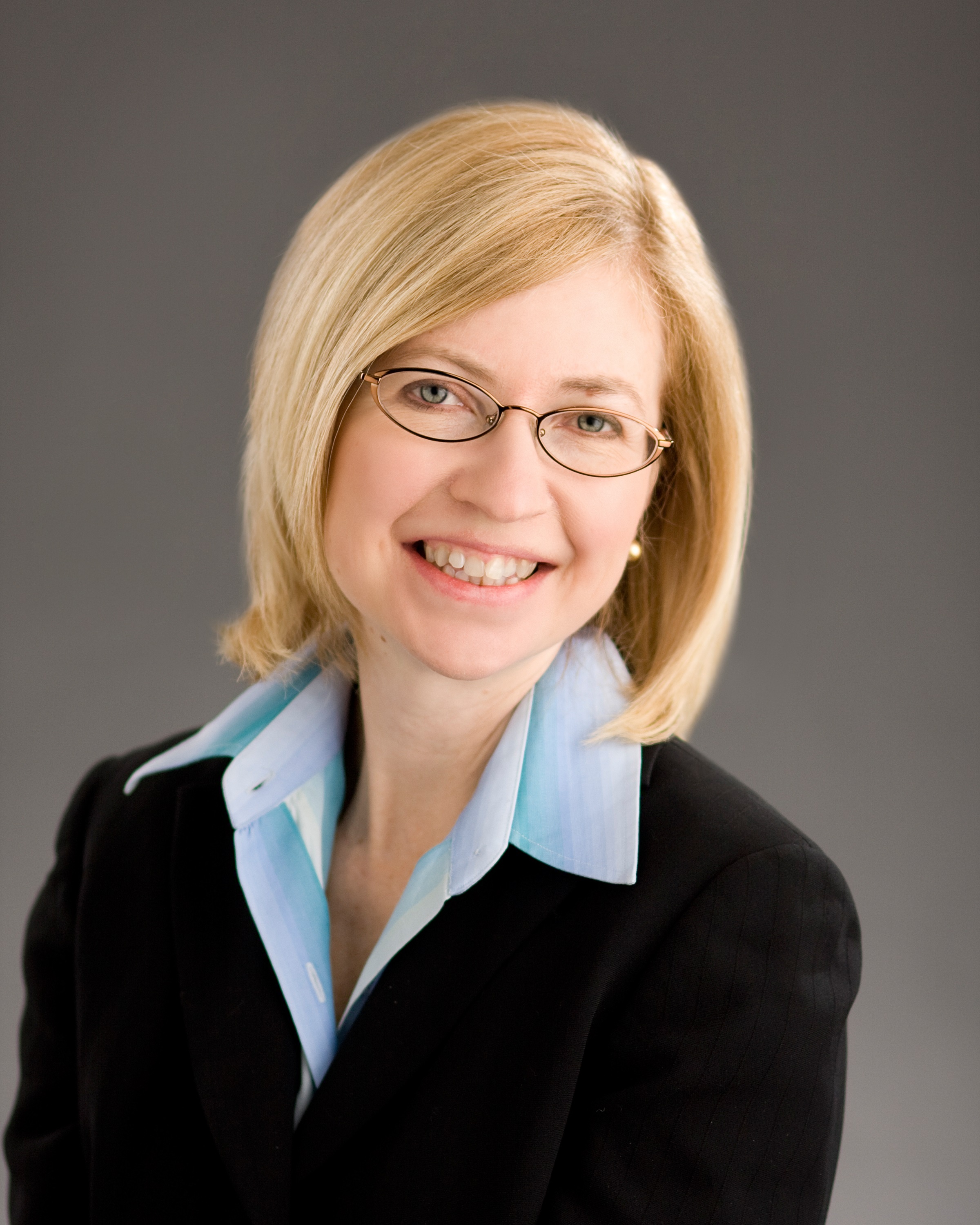 Stacey Halota Headshot